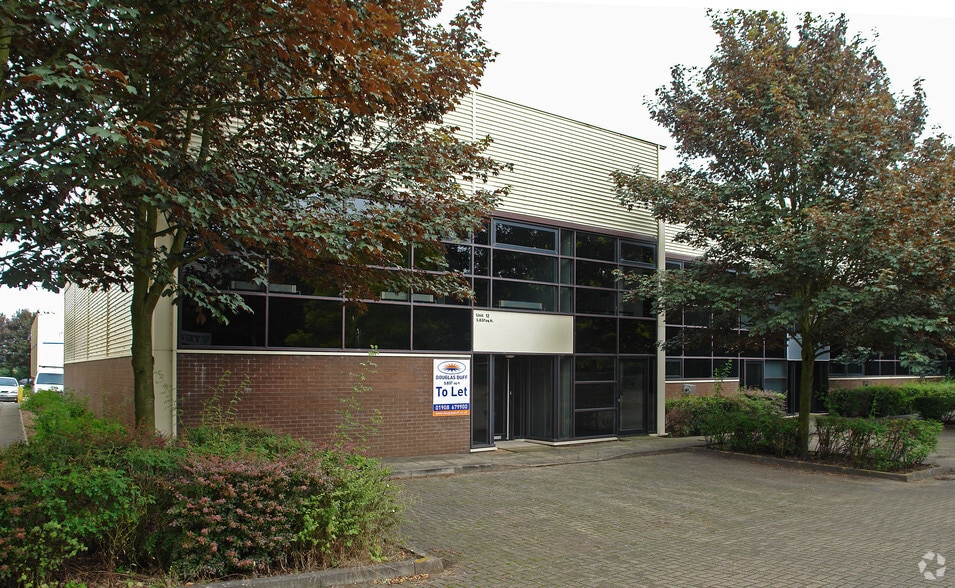 Third Ave, Milton Keynes to rent - Building Photo - Image 2 of 4