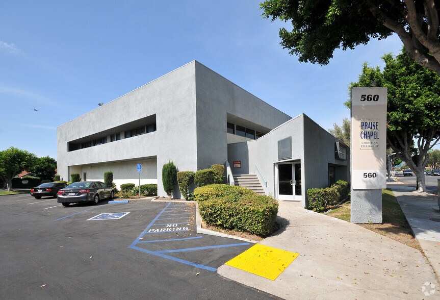 560 W 1st St, Tustin, CA for rent - Building Photo - Image 1 of 6