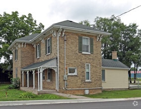 1656 Hyde Park Rd, London, ON for rent Primary Photo- Image 1 of 5