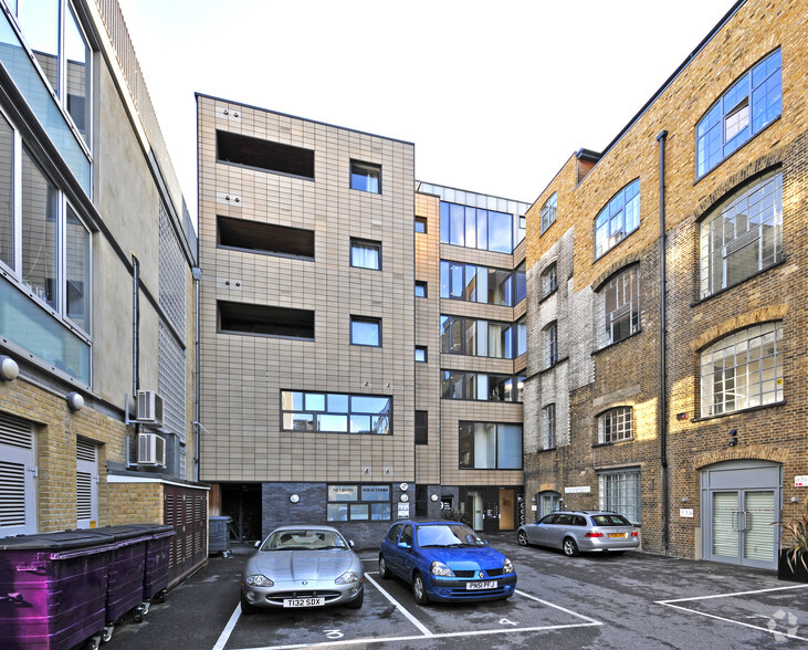 9 Bell Yard Mews, London for rent - Primary Photo - Image 1 of 14