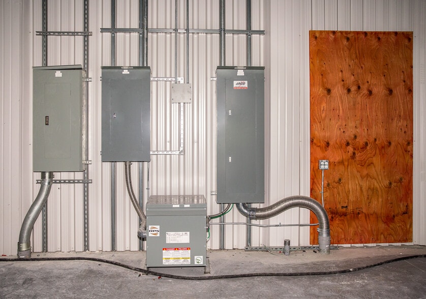 1259 Centennial Dr, Kingston, ON to rent - Interior Photo - Image 3 of 15