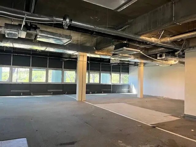 Office in Valbonne to rent - Building Photo - Image 3 of 11