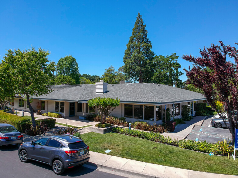 140 Town & Country Dr, Danville, CA for rent - Building Photo - Image 1 of 6