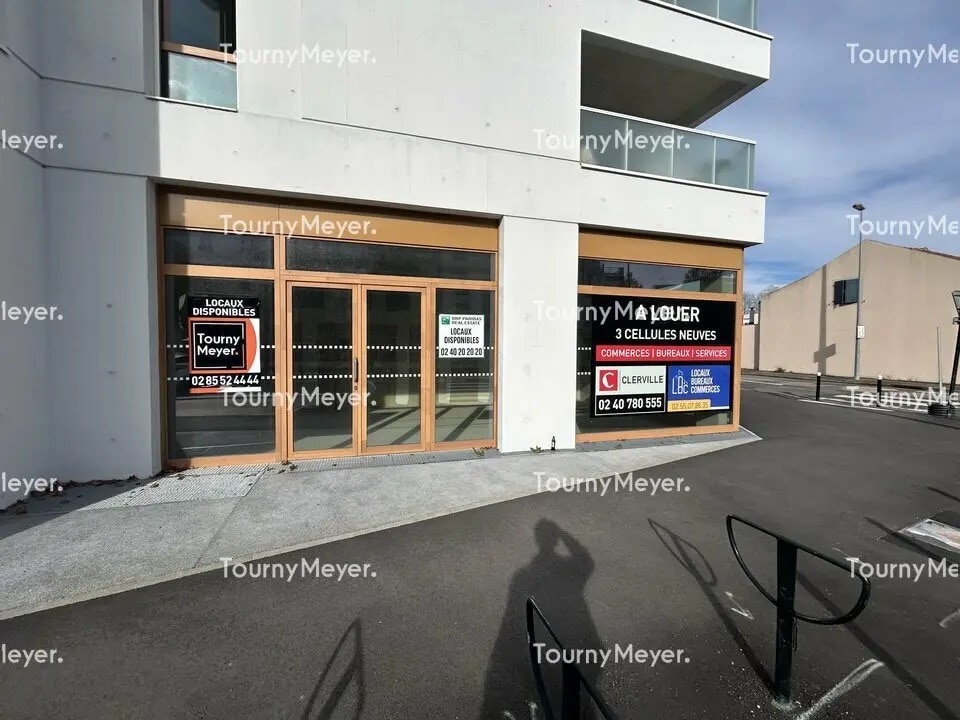 Location Bureaux 53 m² - Photo 1