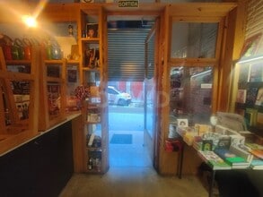 Retail in Barcelona, Barcelona to rent Interior Photo- Image 1 of 17