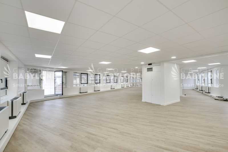 Office in Issy-les-Moulineaux to rent - Building Photo - Image 2 of 11