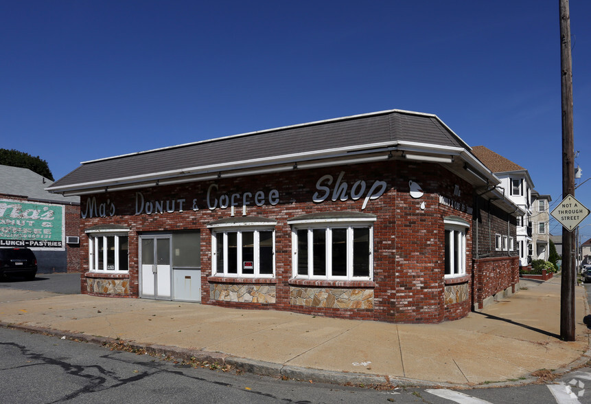 1972-1974 Acushnet Ave, New Bedford, MA for sale - Primary Photo - Image 1 of 1