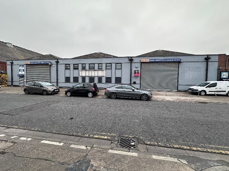 4-6 King Edward St, Grimsby to rent Building Photo- Image 1 of 3