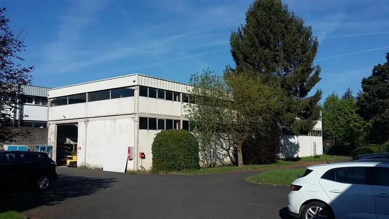 Vente Entrepôt 1 694 m² - Photo 1
