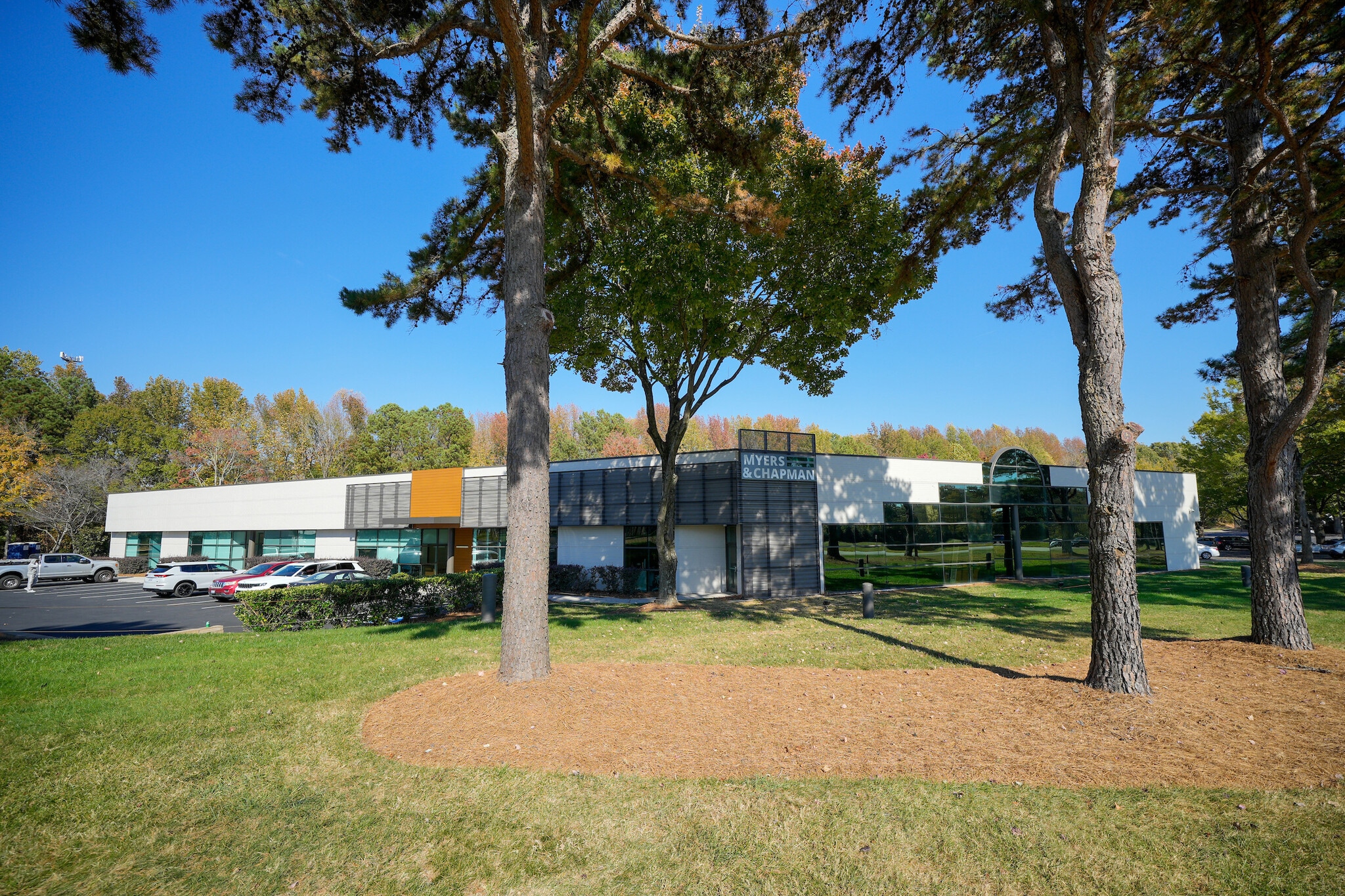 1201-1221 Wood Ridge Center Dr, Charlotte, NC to rent Building Photo- Image 1 of 15