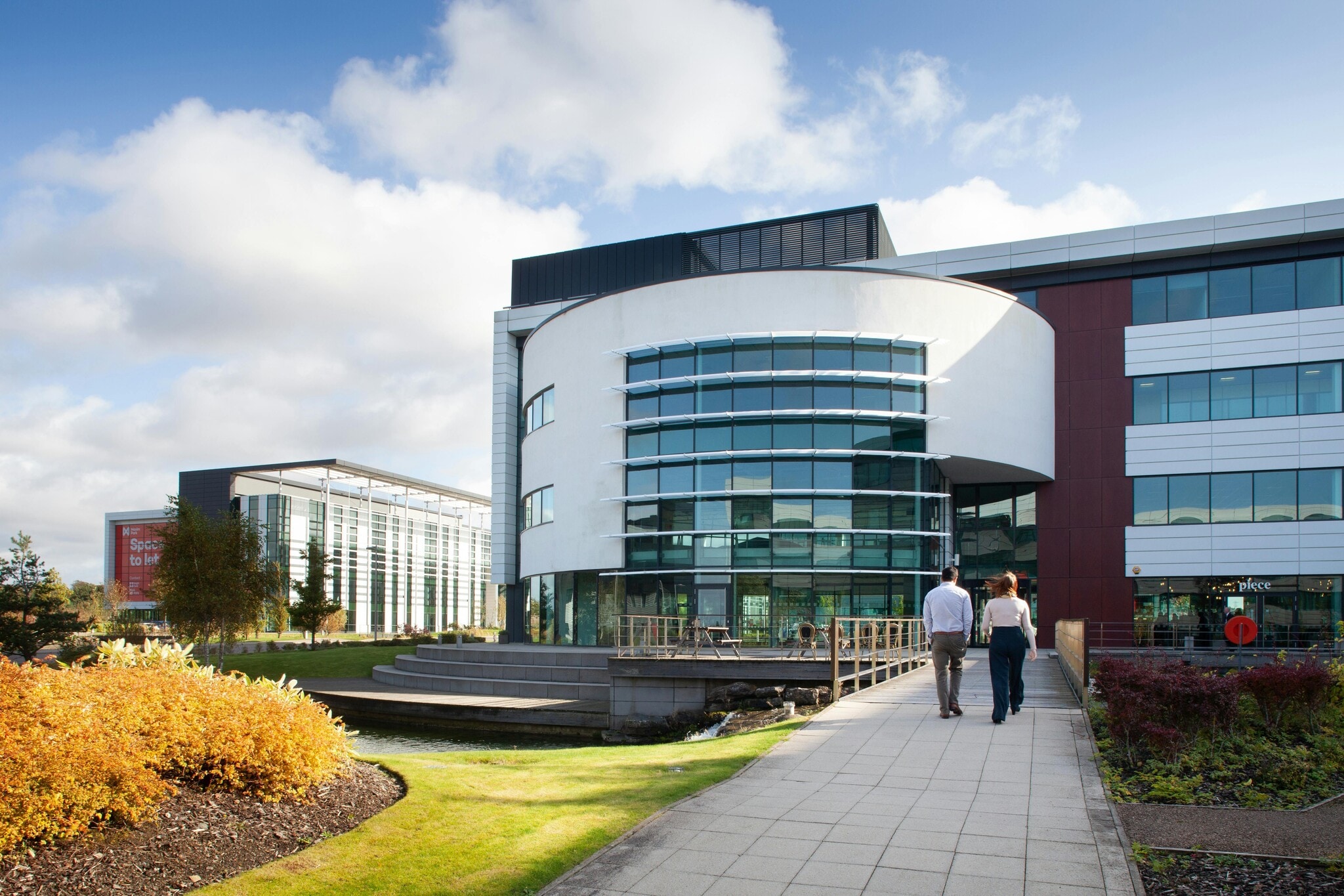 Parklands Ave, Holytown to rent Building Photo- Image 1 of 13