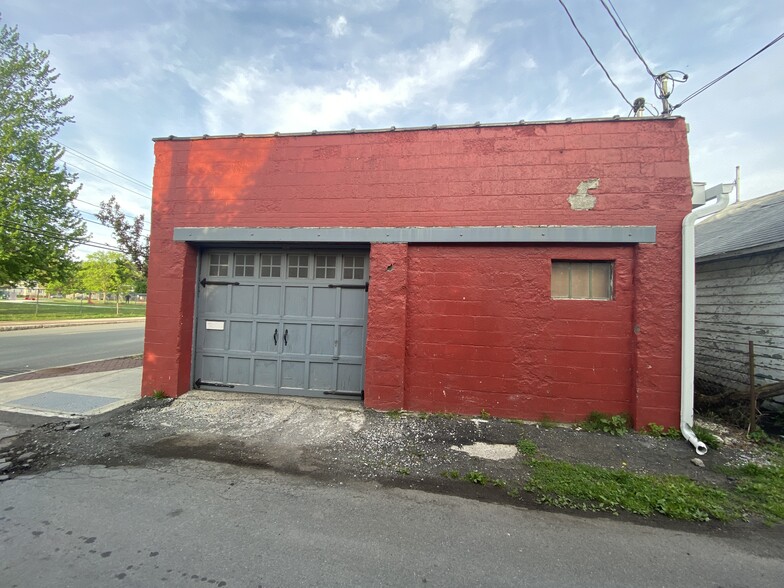 18 112th St, Troy, NY for rent - Building Photo - Image 2 of 10