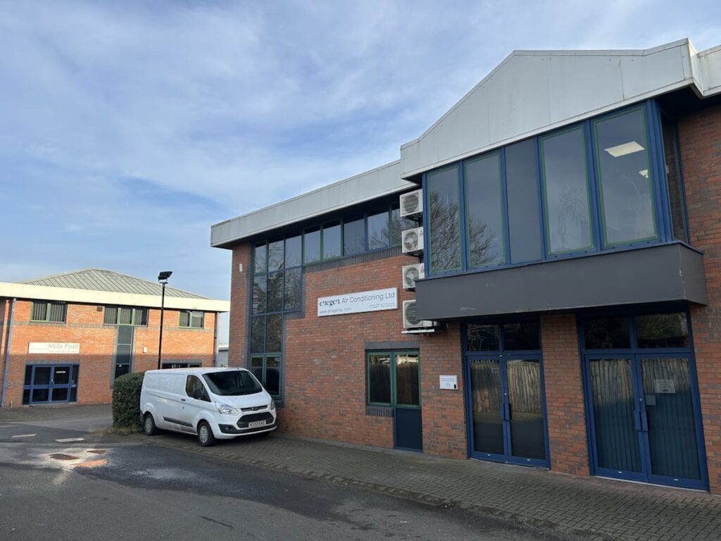 Arthur St, Redditch to rent Primary Photo- Image 1 of 3