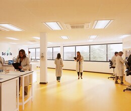 1 Portal Way, London to rent Interior Photo- Image 2 of 6