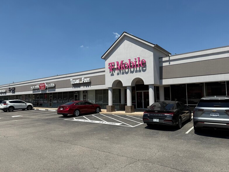 4738-4938 Beechnut St, Houston, TX to rent - Building Photo - Image 3 of 14