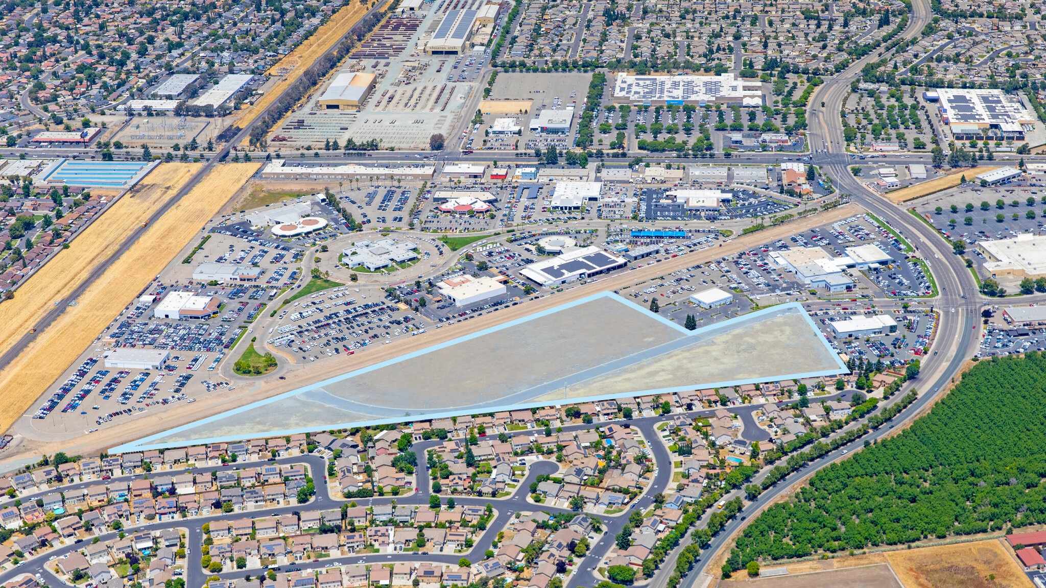 Valley Oak Residences | 193 Units portfolio of 3 properties for sale on LoopNet.co.uk Building Photo- Image 1 of 6