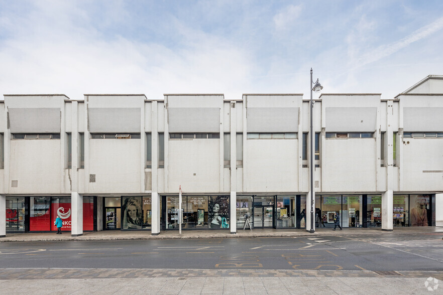 Stewards Walk, Romford for rent - Building Photo - Image 3 of 8