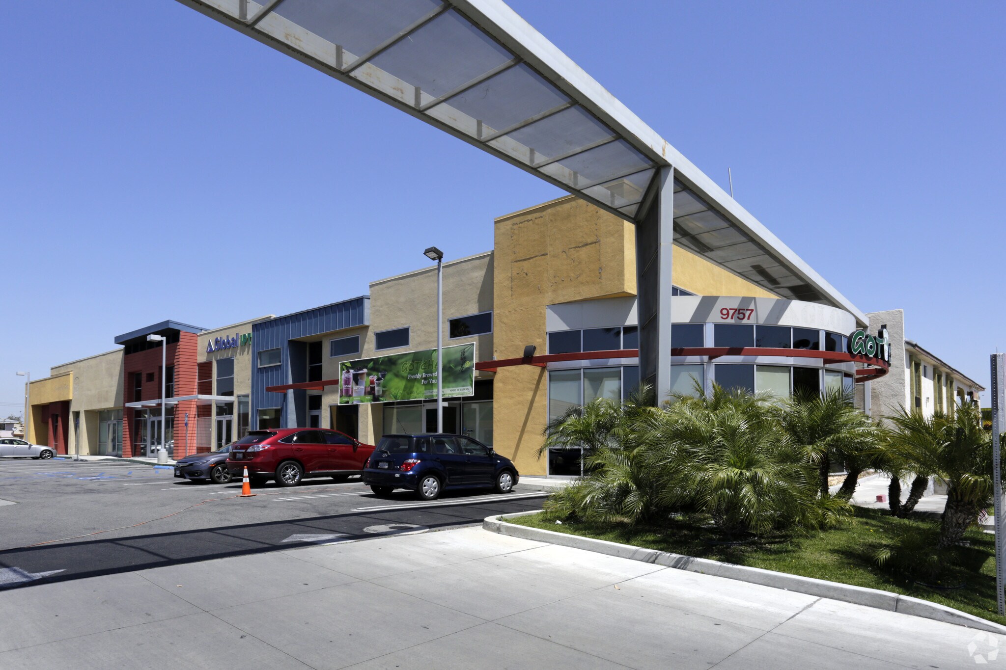 9755-9757 Garden Grove Blvd, Garden Grove, CA to rent Primary Photo- Image 1 of 3