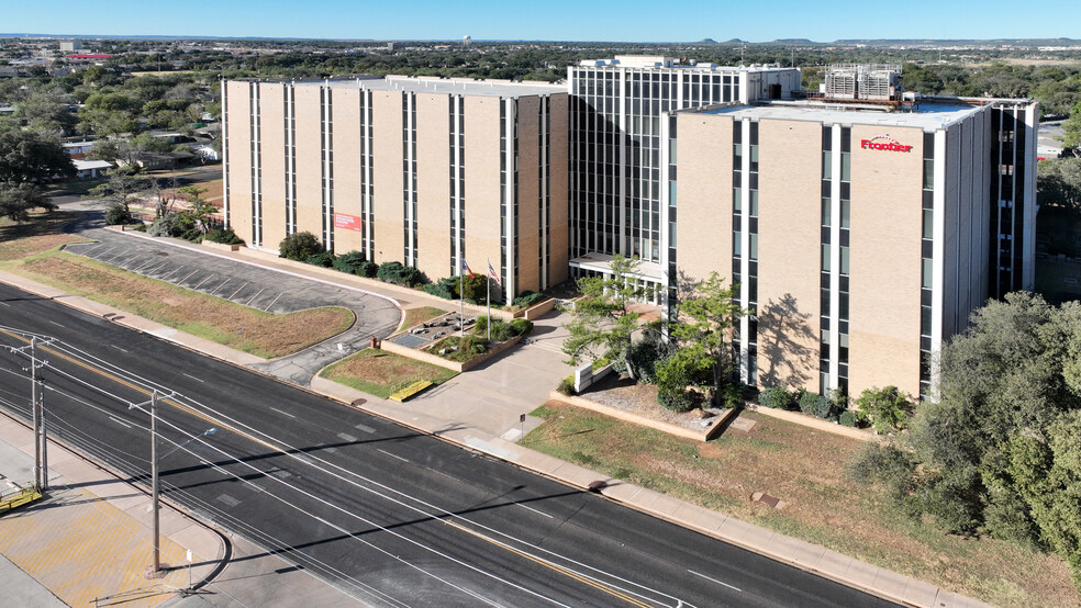 2701 S Johnson St, San Angelo, TX for sale - Building Photo - Image 1 of 16