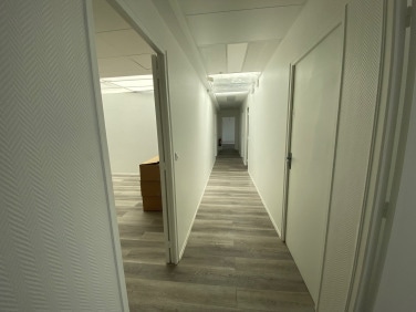 78 Rue Des Roches, Montreuil to rent - Interior Photo - Image 3 of 6