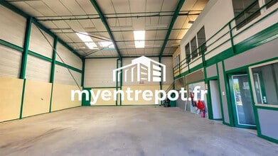 195 Avenue De Coulin, Gémenos to rent Building Photo- Image 2 of 6