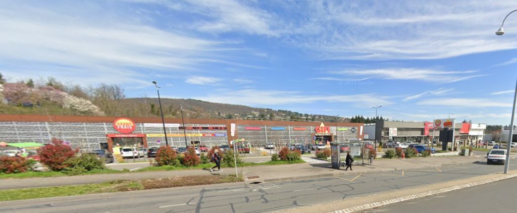 Retail in Limonest to rent Building Photo- Image 1 of 2