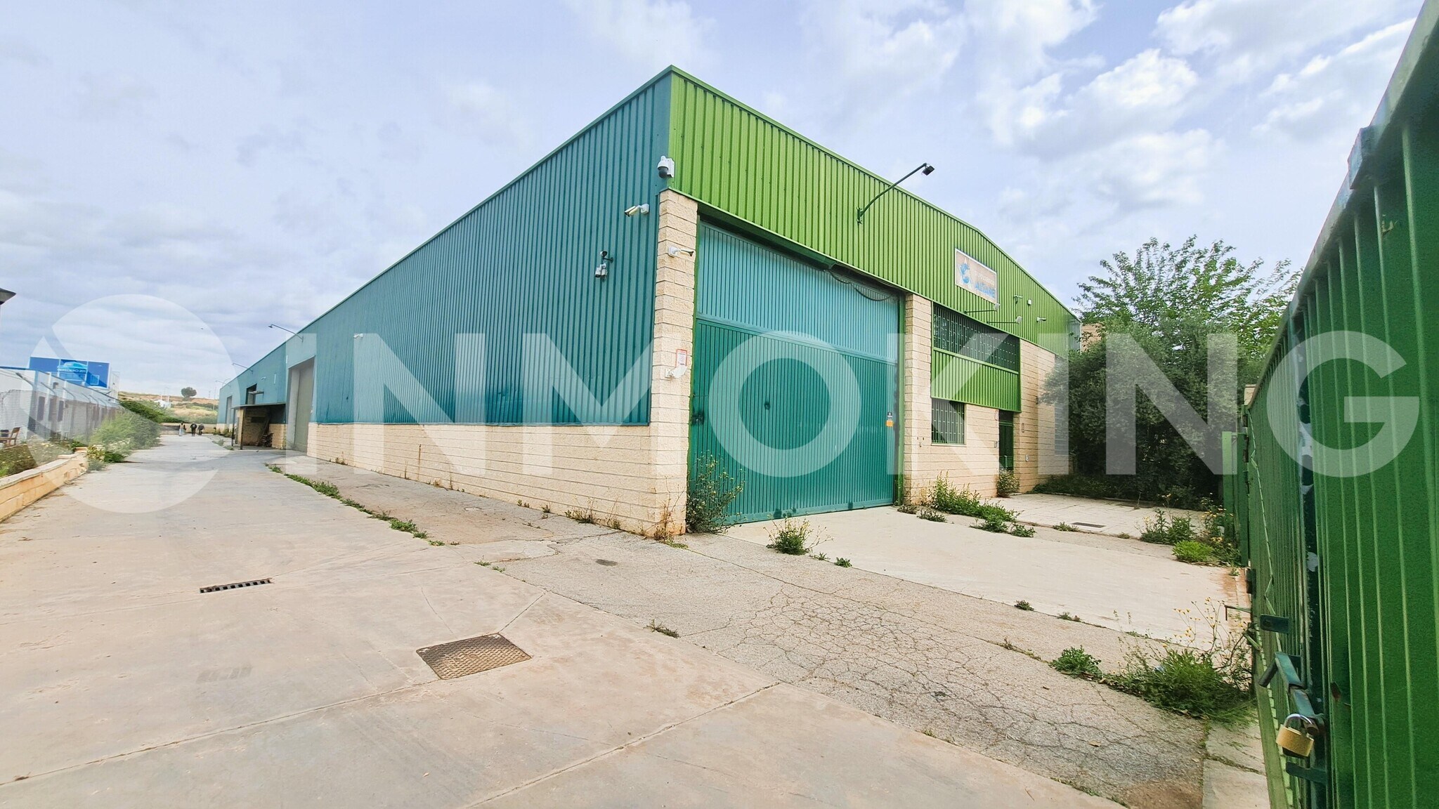 Industrial in Meco, Madrid to rent Primary Photo- Image 1 of 12