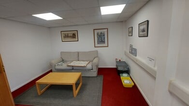 Nursery Rd, North Leigh to rent Building Photo- Image 2 of 9