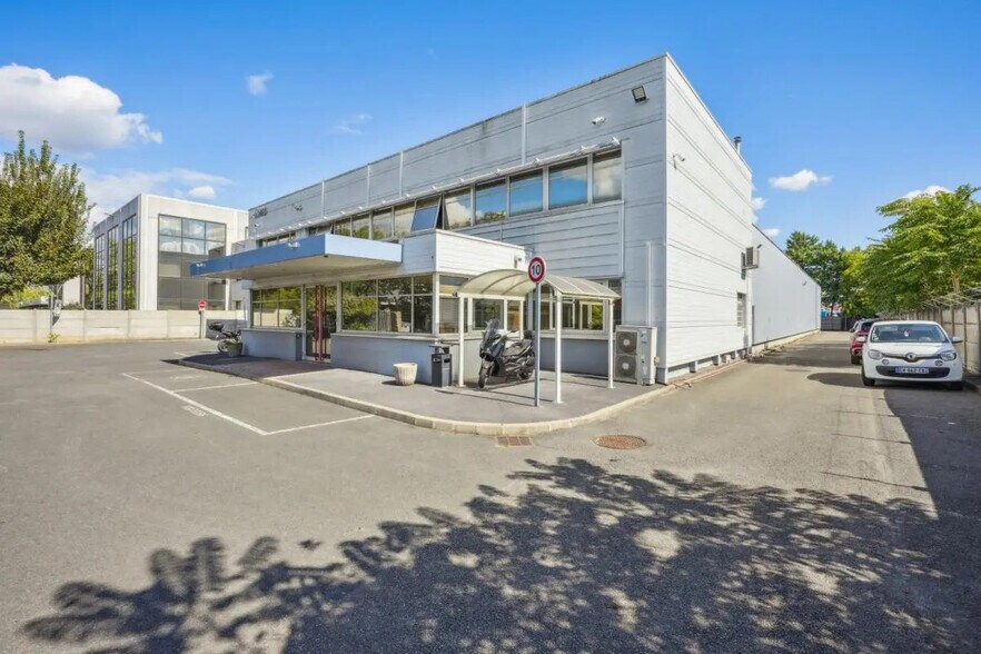 16 Rue Thomas Edison, Gennevilliers for sale - Building Photo - Image 1 of 30