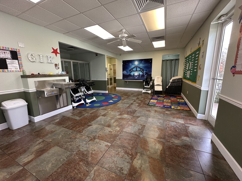 3151 Howland Blvd, Deltona, FL for sale - Interior Photo - Image 2 of 14