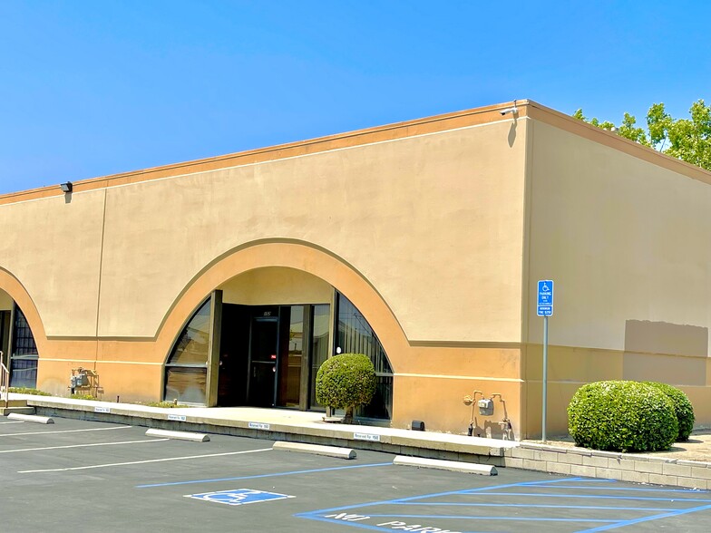 150-176 W Pomona Ave, Monrovia, CA for sale - Building Photo - Image 1 of 1