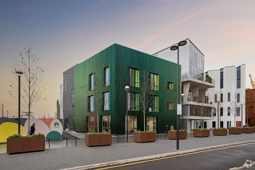 4-6 Green Pl, London to rent - Primary Photo - Image 1 of 5