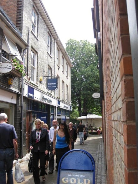 7 Trinity Sq, Colchester to rent - Building Photo - Image 3 of 4