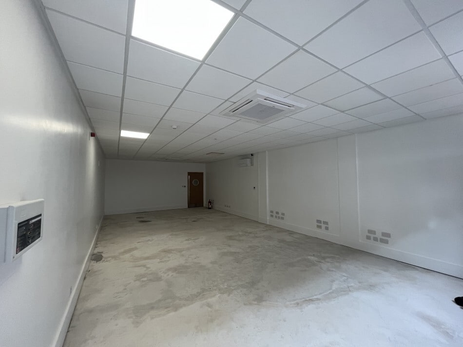 St Marys Way, Thornbury to rent Interior Photo- Image 1 of 2