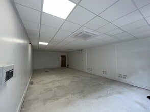 St Marys Way, Thornbury to rent Interior Photo- Image 1 of 2