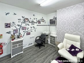 45 Broad Oak Crescent, Bayston Hill to rent Interior Photo- Image 2 of 4