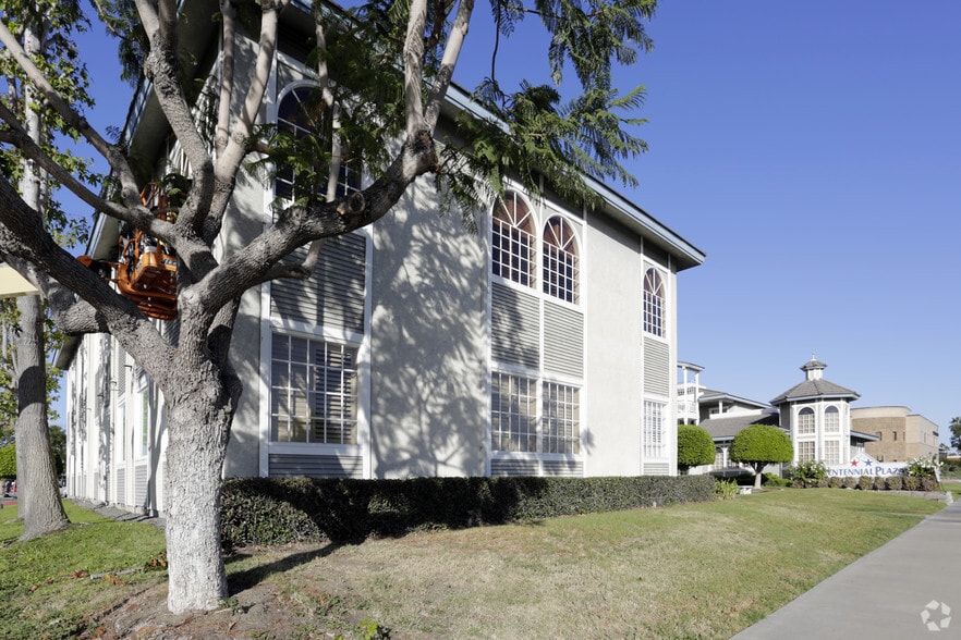 18837 Brookhurst St, Fountain Valley, CA to rent - Building Photo - Image 2 of 9