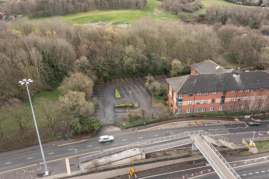 171 Elland Rd, Leeds to rent - Building Photo - Image 1 of 1