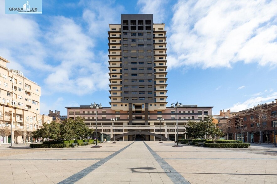 Calle Hospital de San Lázaro, 1, Granada, Granada for sale - Building Photo - Image 2 of 20