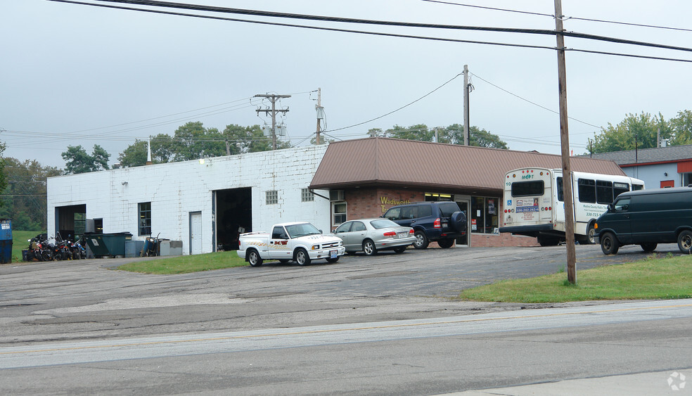 772 College St, Wadsworth, OH for rent - Building Photo - Image 3 of 6