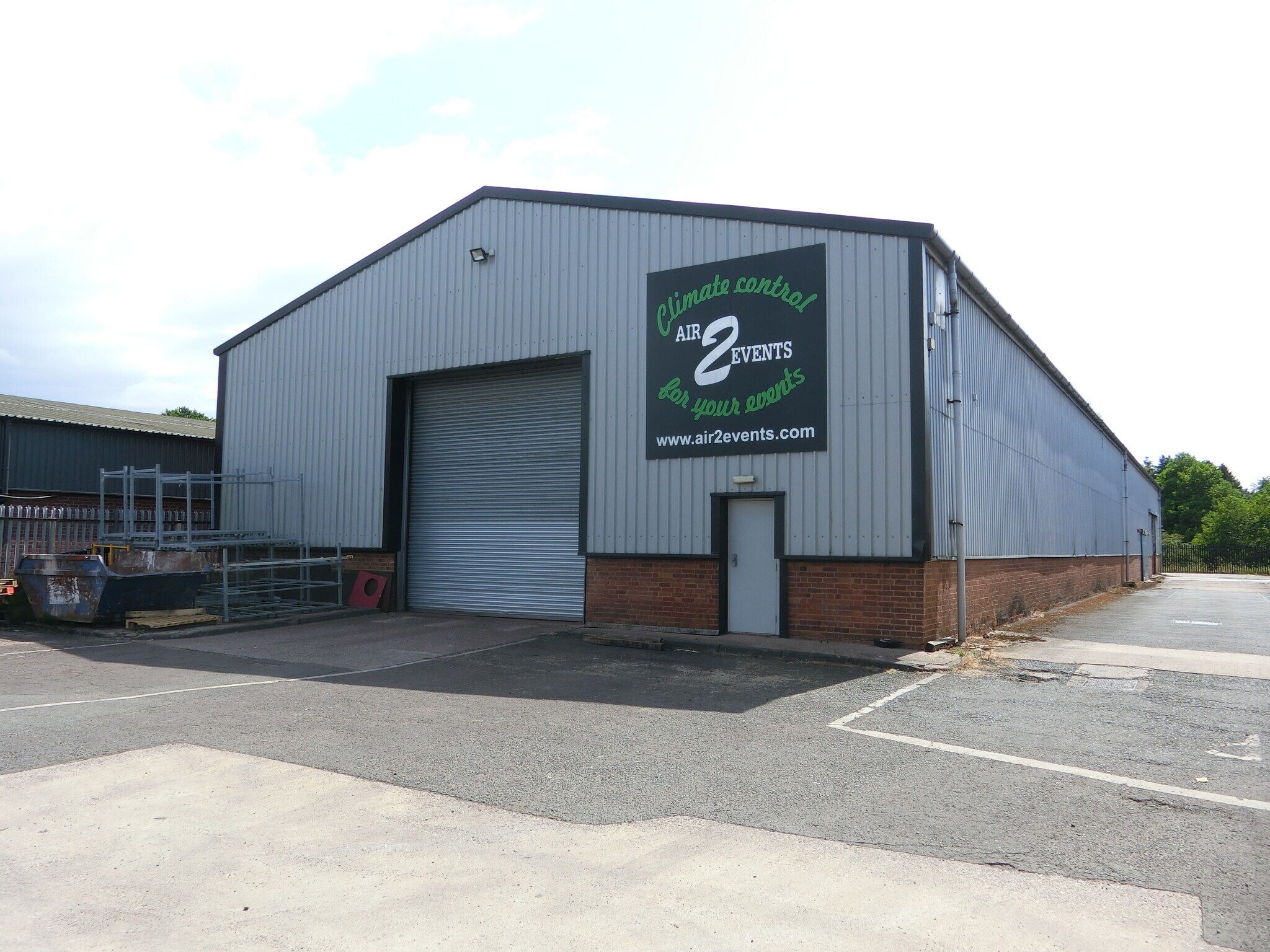 Bridgenorth Rd, Wolverhampton to rent Building Photo- Image 1 of 2