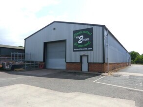 Bridgenorth Rd, Wolverhampton to rent Building Photo- Image 1 of 2