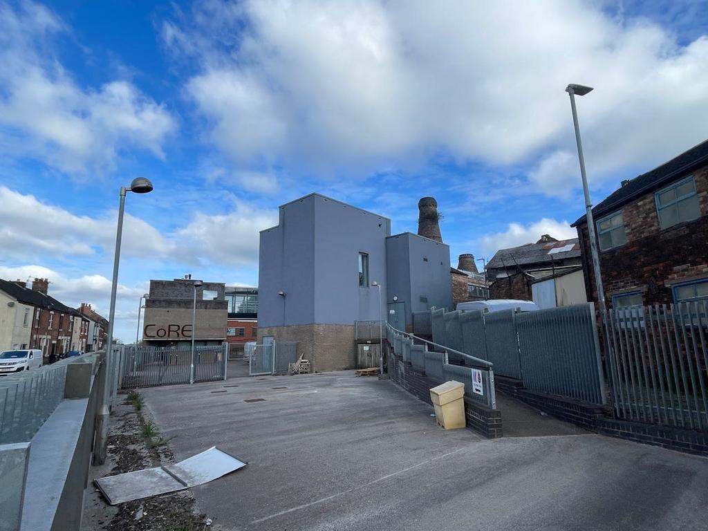 150 Normacot Rd, Stoke On Trent to rent Building Photo- Image 1 of 8