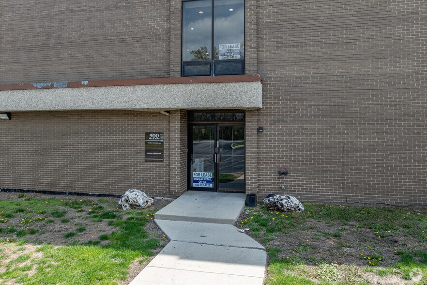 900 Ridge Rd, Homewood, IL to rent - Building Photo - Image 3 of 5