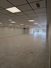 Office in Torrejón de Ardoz, Madrid to rent Building Photo- Image 1 of 12