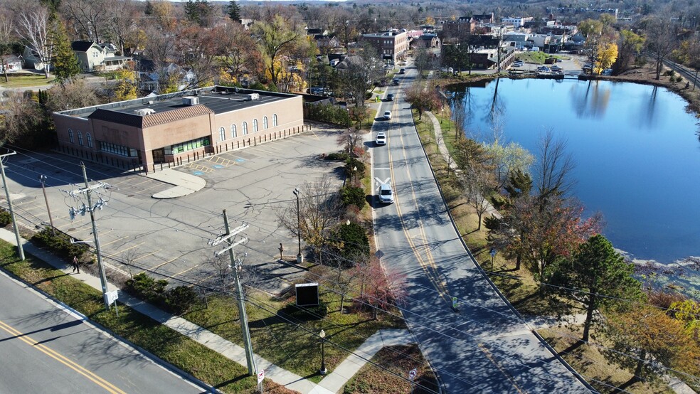 640 N Milford Rd, Milford, MI for sale - Aerial - Image 3 of 8