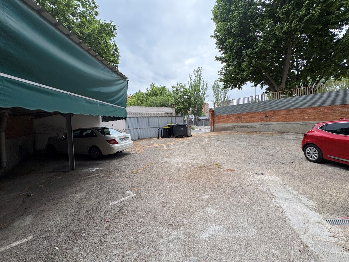 Madrid, MAD 28040 - Unit 1 -  - Interior Photo - Image 1 of 1