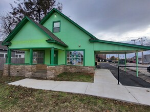 16 E 4th St, Edmond, OK for rent Building Photo- Image 1 of 13