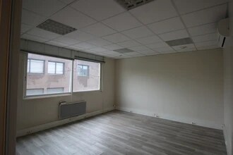 Industrial in Champigny-sur-Marne to rent Interior Photo- Image 2 of 4