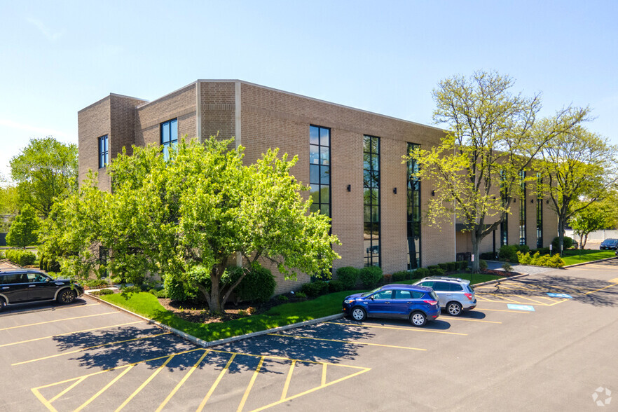 700 E Ogden Ave, Westmont, IL for rent - Building Photo - Image 3 of 22